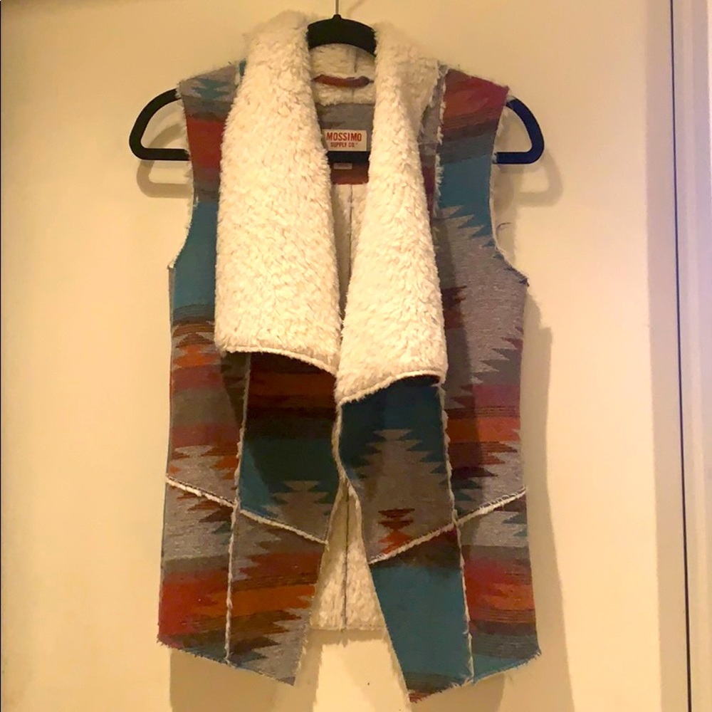 MOSSIMO SUPPLY CO. FAUX FUR VEST